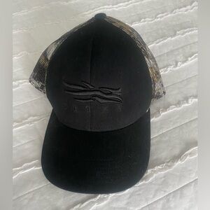 Women’s Sitka Trucker Hat Black & Camo